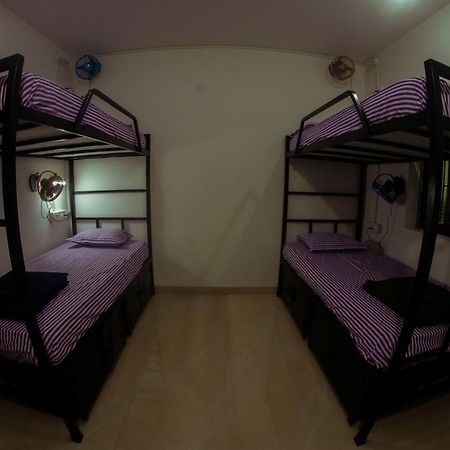 Bonds Hostel Candolim Exteriör bild